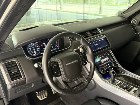 Used 2022 Land Rover Range Rover Sport SVR image 4