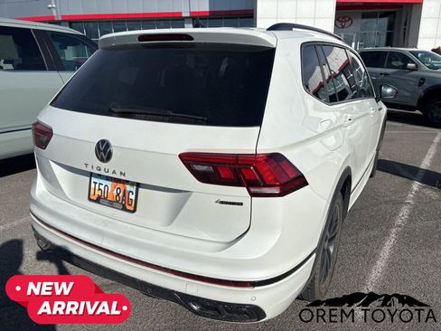 Used 2022 Volkswagen Tiguan SE R-Line image 4