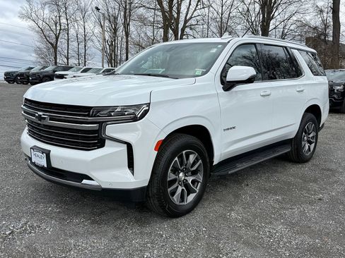 Certified 2022 Chevrolet Tahoe LT w/ Luxury Package AWD/4WD image 3