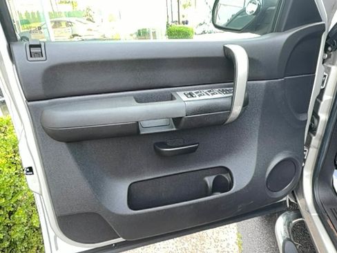 Used 2009 GMC Sierra 1500 SLE w/ Power Pack Plus AWD/4WD image 15