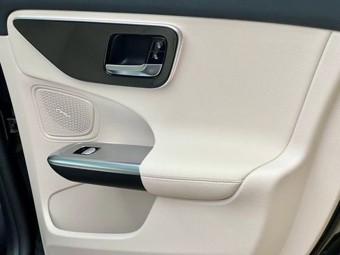 Certified 2023 Mercedes-Benz C 300 4MATIC Sedan image 8