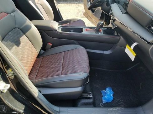 New 2025 Nissan Kicks SR image 20