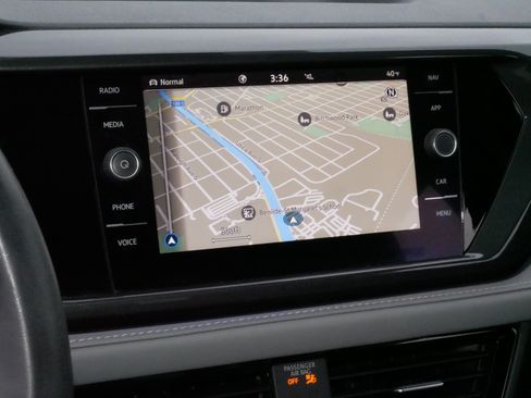 Certified 2022 Volkswagen Taos SEL image 22