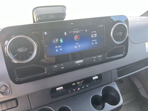 New 2025 Mercedes-Benz Sprinter 2500 image 27