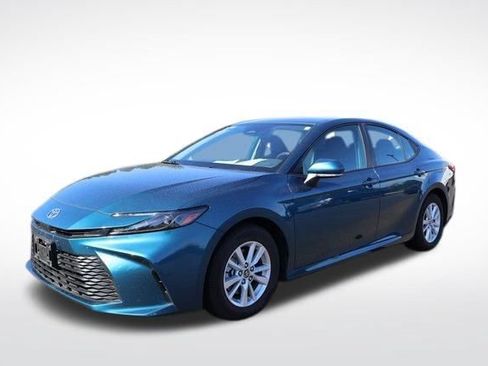 Certified 2025 Toyota Camry LE w/ Convenience Package FWD image 5