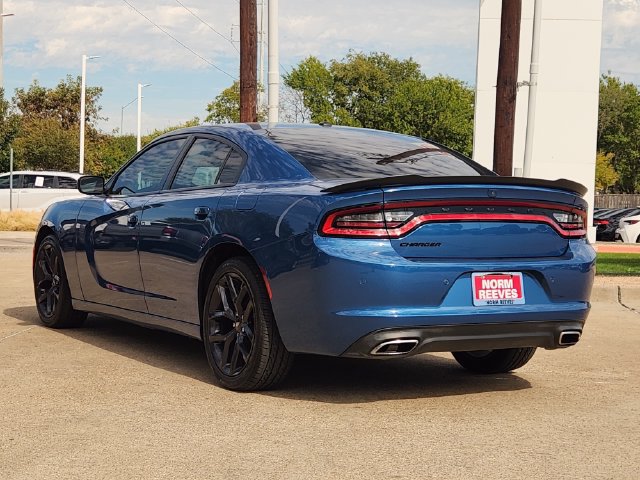 Used 2022 Dodge Charger SXT w/ Blacktop Package RWD image 4