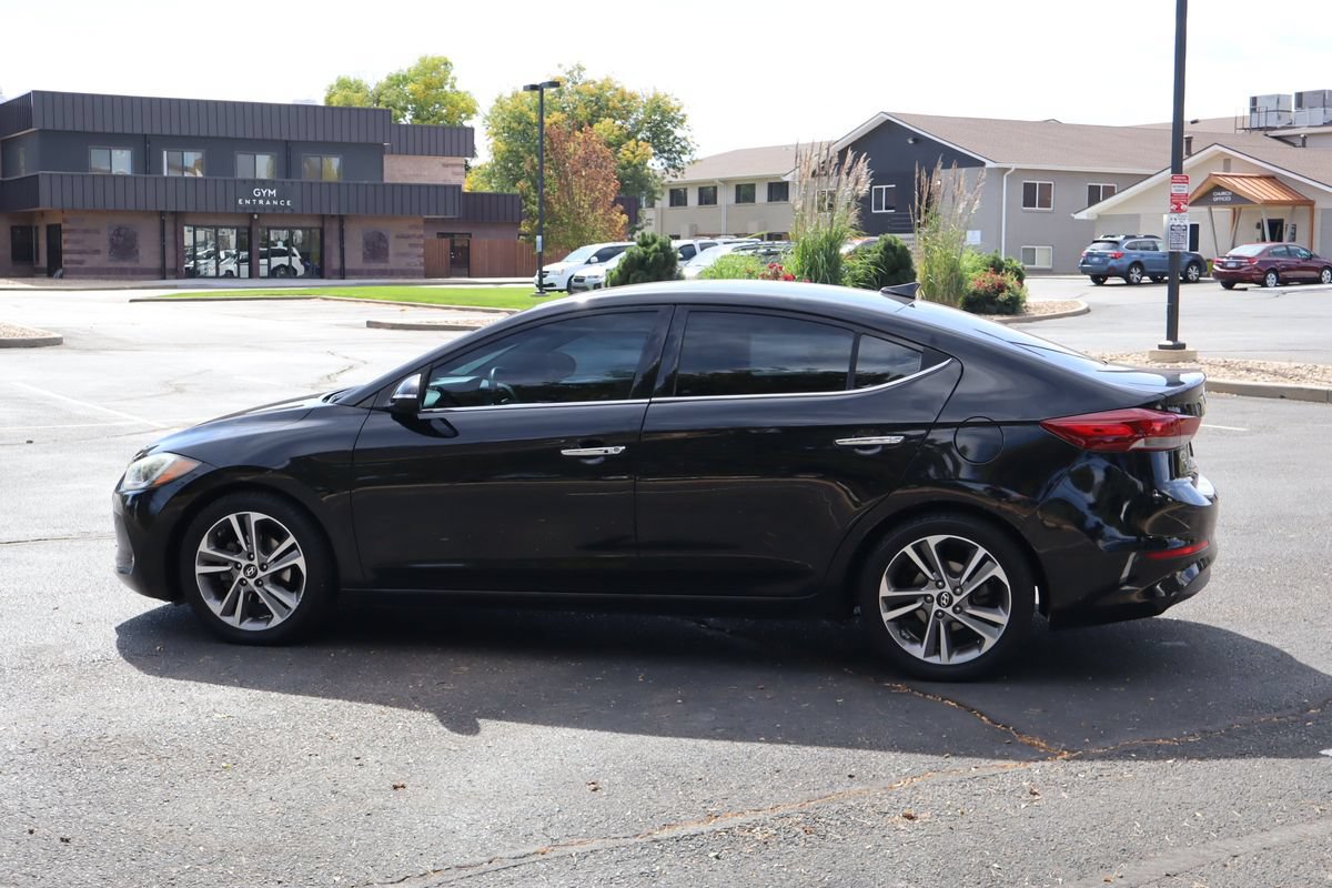 Used 2017 Hyundai Elantra Limited w/ Limited Tech Package 04 FWD image 8