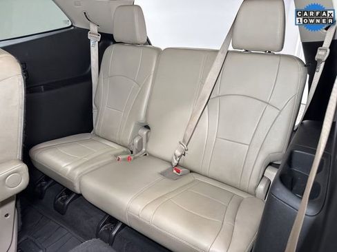 Used 2018 Buick Enclave Premium w/ Experience Buick Package image 30