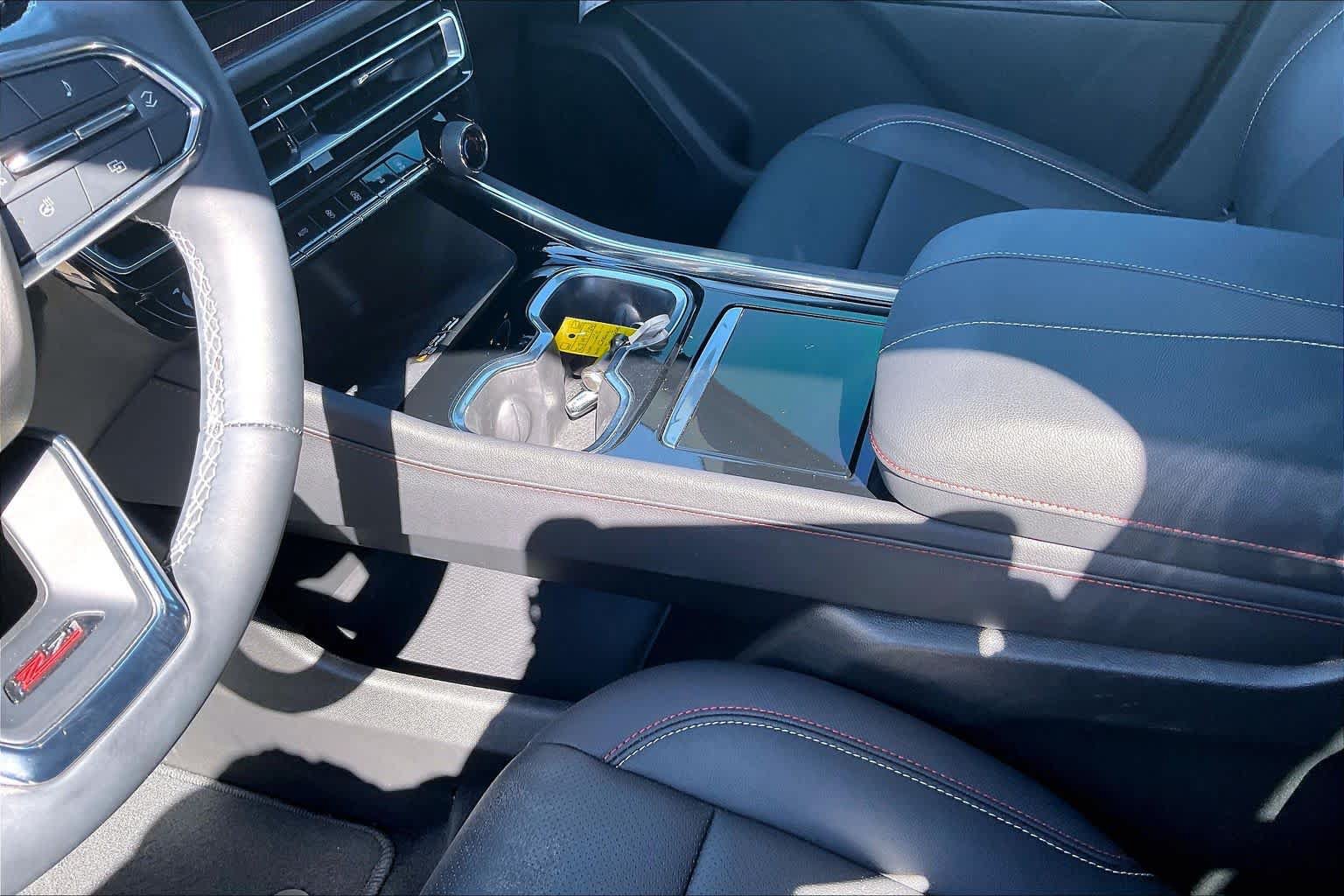 Used 2024 Chevrolet Traverse Z71 w/ LPO, Floor Liner Package AWD/4WD image 17
