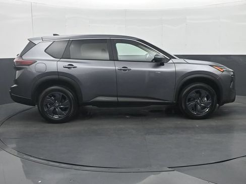 Used 2026 Nissan Rogue SV FWD image 8