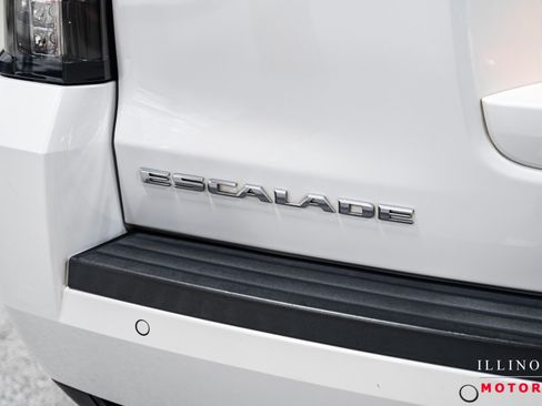Used 2019 Cadillac Escalade Platinum image 14