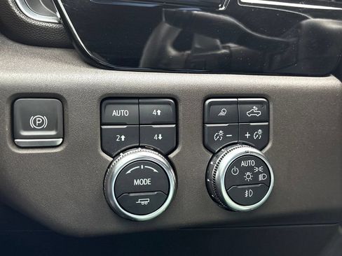 Used 2024 GMC Sierra 1500 SLT AWD/4WD image 27