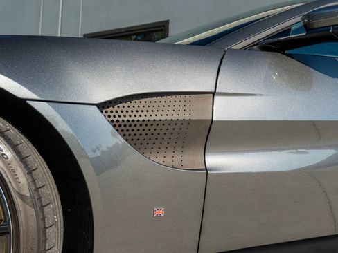 Used 2019 Aston Martin V8 Vantage Coupe image 24