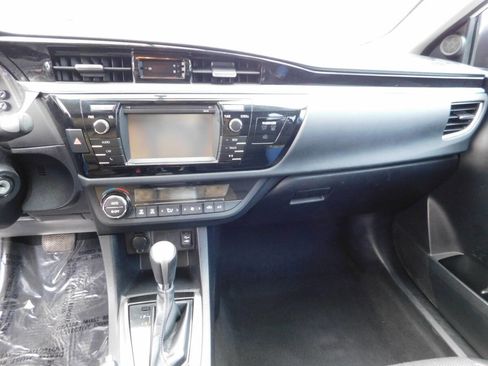Used 2015 Toyota Corolla S image 7