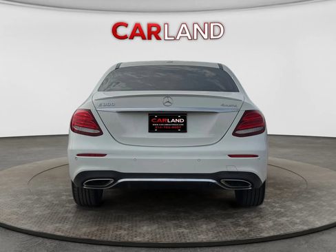 Used 2017 Mercedes-Benz E 300 4MATIC image 5