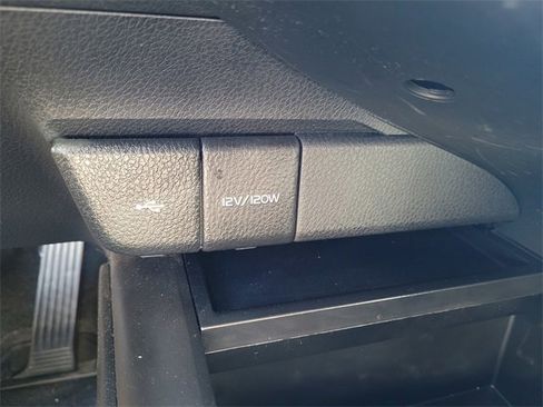 Used 2024 Toyota Camry SE image 19