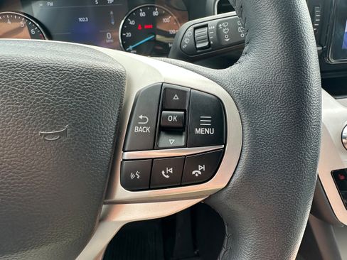 Used 2023 Ford Explorer XLT w/ Equipment Group 202A AWD/4WD image 23