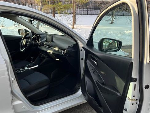 Used 2019 Toyota Yaris LE FWD image 34