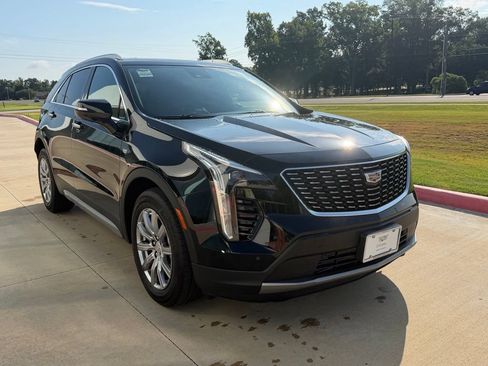 Used 2023 Cadillac XT4 Premium Luxury w/ Cold Weather Package FWD image 9