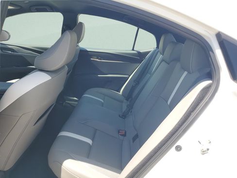 Used 2025 Toyota Camry SE w/ Convenience Package FWD image 10