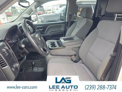 Used 2017 Chevrolet Silverado 1500 Custom w/ Custom Convenience Package AWD/4WD image 5