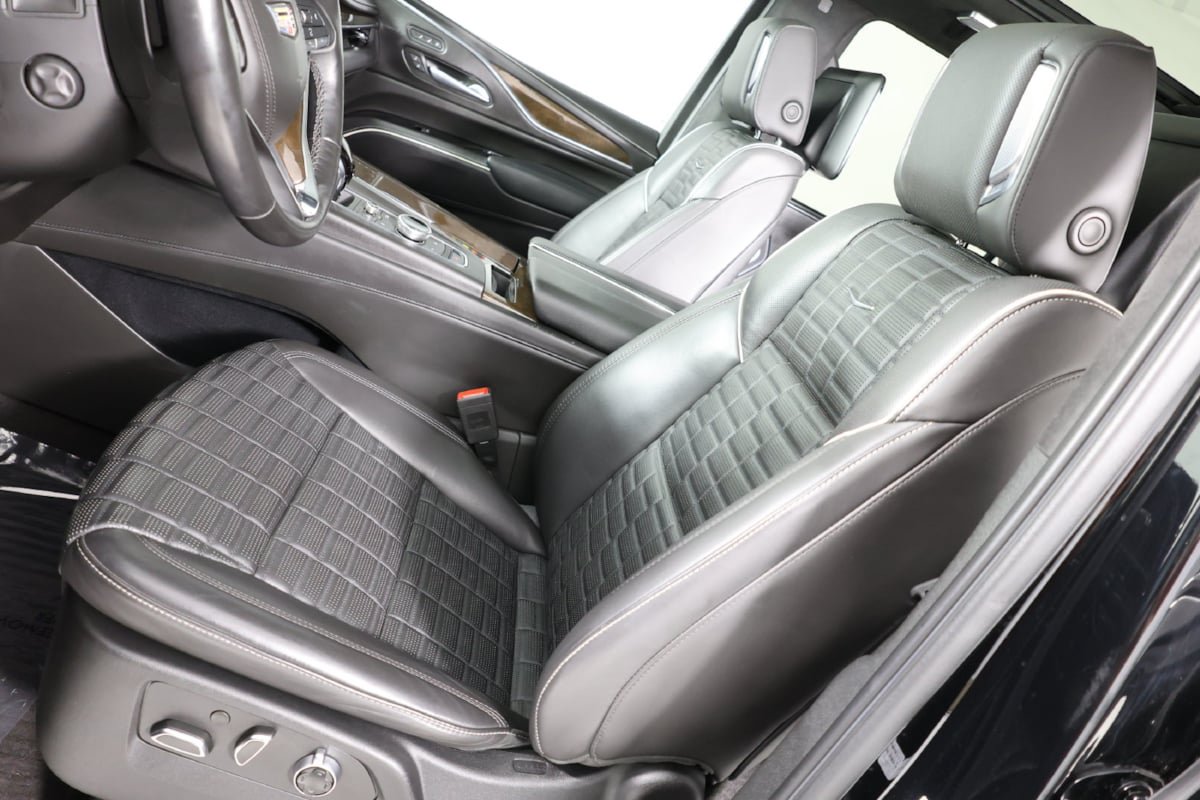 Used 2023 Cadillac Escalade ESV Sport Platinum w/ LPO, ONYX Package AWD/4WD image 10
