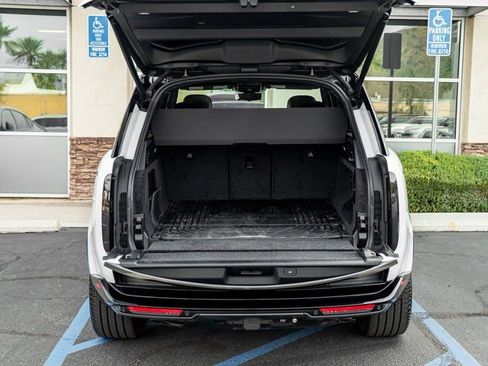 Certified 2025 Land Rover Range Rover SE image 22