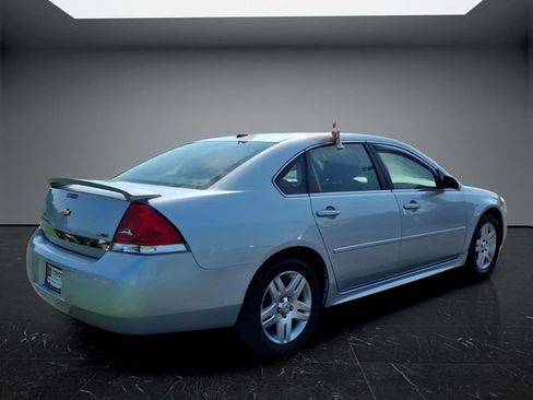 Used 2010 Chevrolet Impala LT w/ Luxury Edition Package FWD image 3
