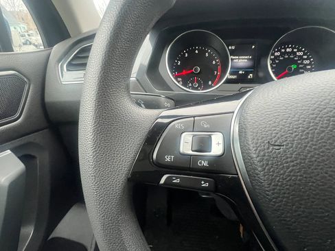 Used 2018 Volkswagen Tiguan S image 14