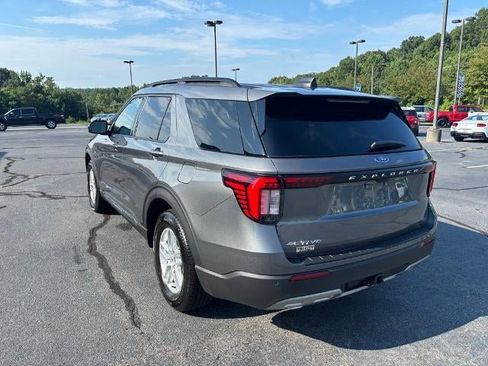 New 2025 Ford Explorer Active w/ Active Comfort Package image 9