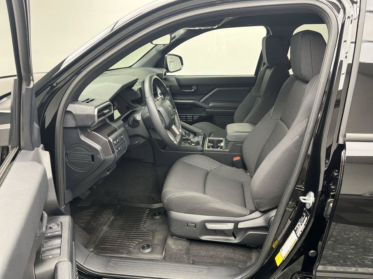 Used 2025 Toyota 4Runner SR5 AWD/4WD image 3