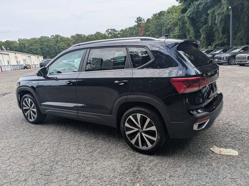 Certified 2024 Volkswagen Taos SE FWD image 6