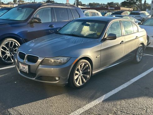 Used 2011 BMW 328i Sedan image 1