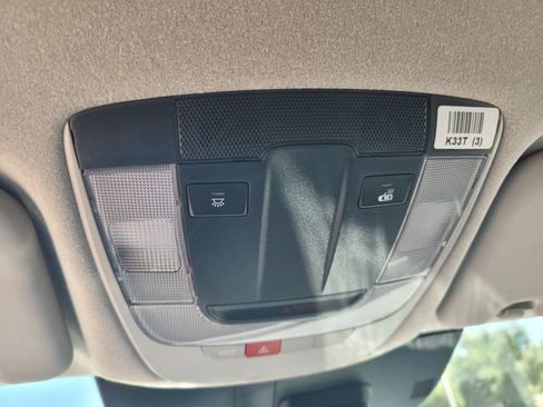 Used 2025 Kia Niro EX FWD image 21