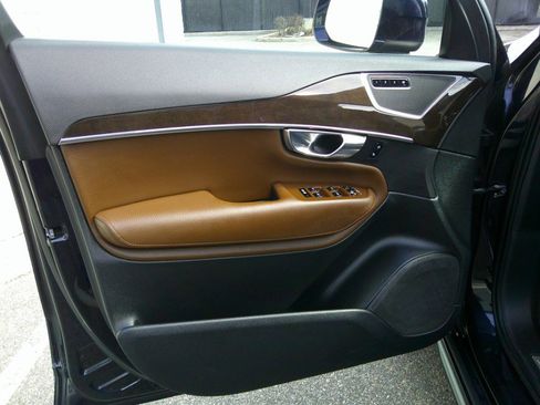 Used 2019 Volvo XC90 T6 Momentum image 56