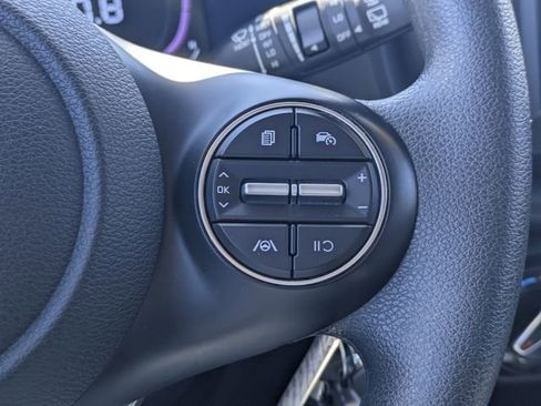 Used 2025 Kia Soul LX image 23