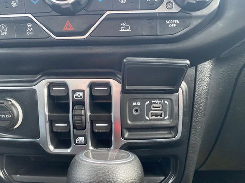 Certified 2022 Jeep Gladiator Sport image 19