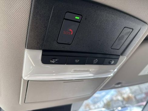 Used 2023 Nissan Rogue SV image 27