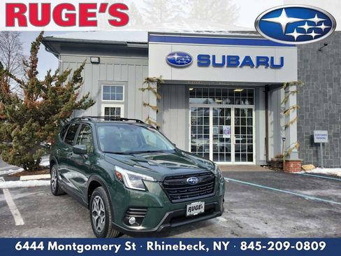 Used 2023 Subaru Forester Premium image 1