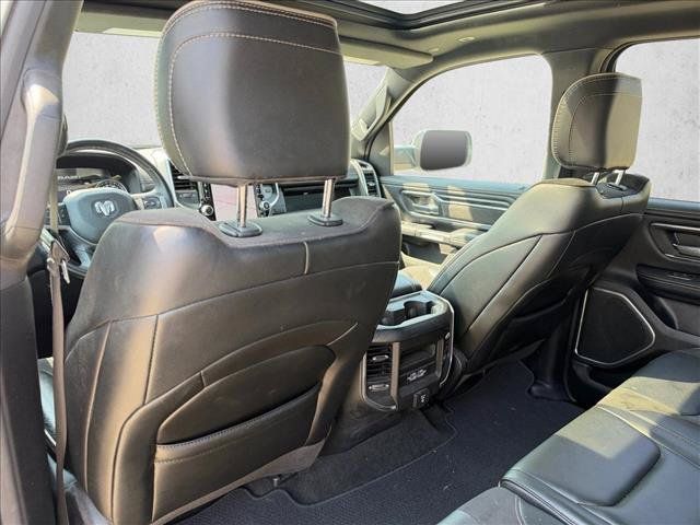 Used 2023 RAM 1500 Laramie AWD/4WD image 18