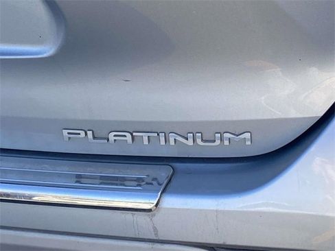 Used 2020 Toyota Highlander Limited Platinum image 11