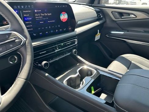 New 2026 Chevrolet Traverse LT w/ Driver Confidence Package AWD/4WD image 21
