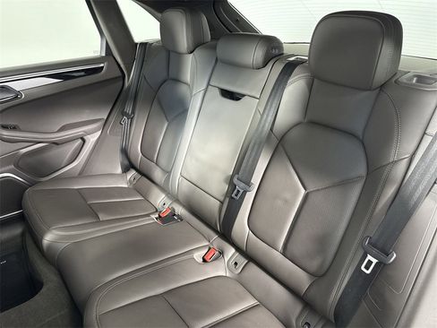 Certified 2023 Porsche Macan image 22