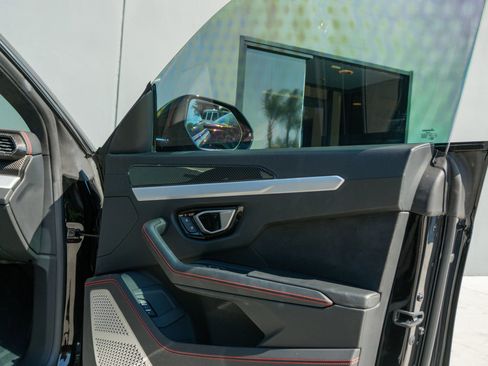 Used 2020 Lamborghini Urus image 57