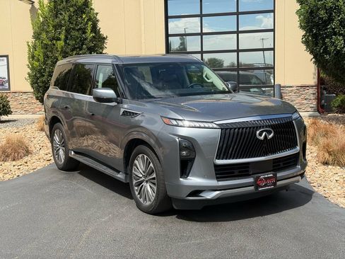 Used 2025 INFINITI QX80 Sensory AWD/4WD image 6