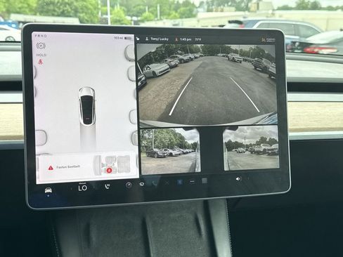 Used 2021 Tesla Model Y Long Range AWD/4WD image 24