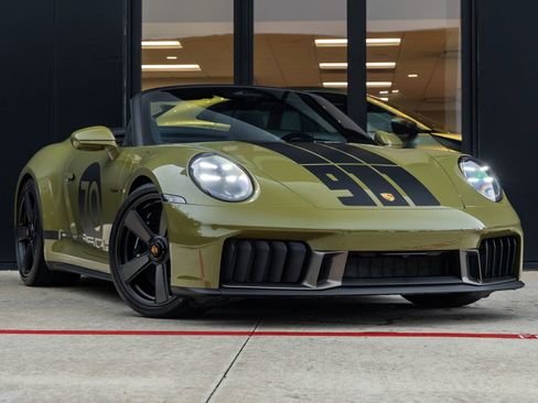 Certified 2026 Porsche 911 GTS RWD image 6