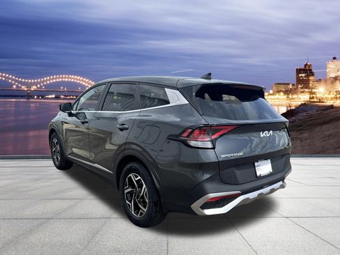 Used 2023 Kia Sportage LX image 3