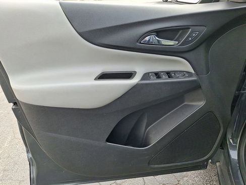 Used 2020 Chevrolet Equinox LS image 12