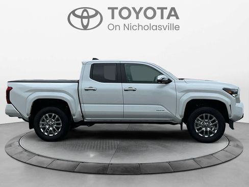 Used 2025 Toyota Tacoma Limited image 7